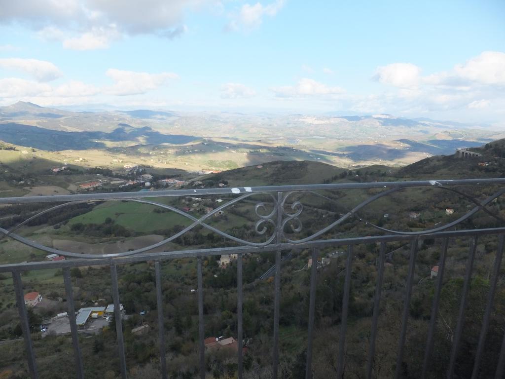 Una Casa Al Belvedere Enna Zimmer foto
